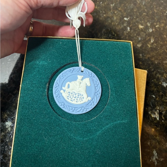 1995 Vintage Wedgwood Jasperware Rocking Horse Ornament - Picture 2 of 5